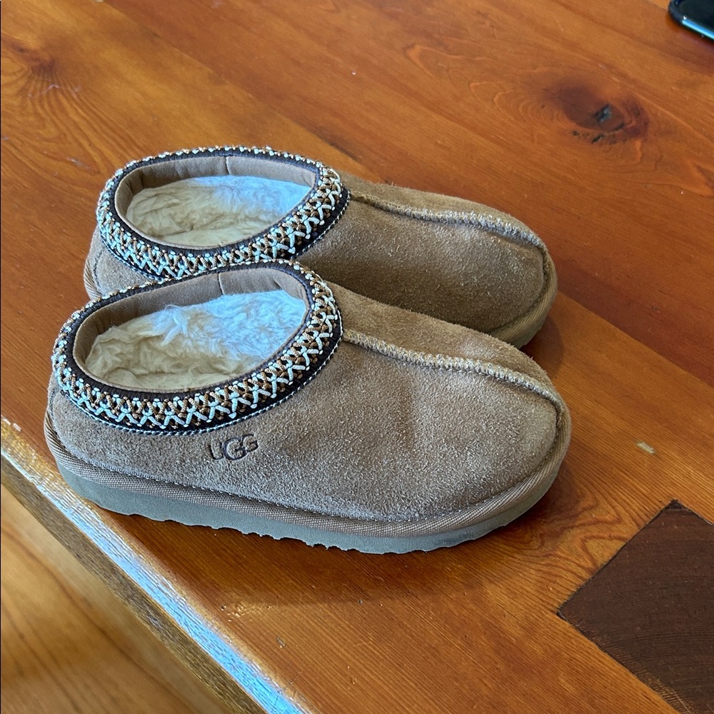 Ugg Tasman ll size 11